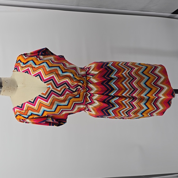 Trina Turk Chevron Beach V-neckline Dress Size 2 - Picture 1 of 8